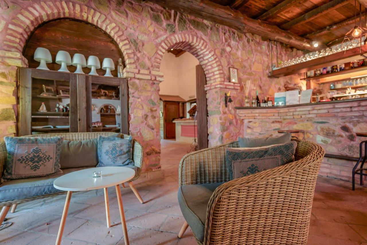 Il Monastero Hotel Geremèas Екстериор снимка