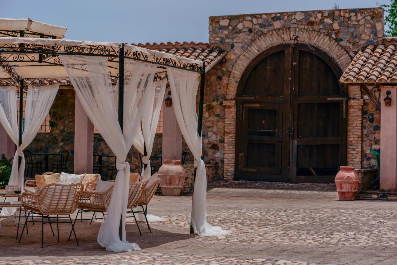 Il Monastero Hotel Geremèas Екстериор снимка