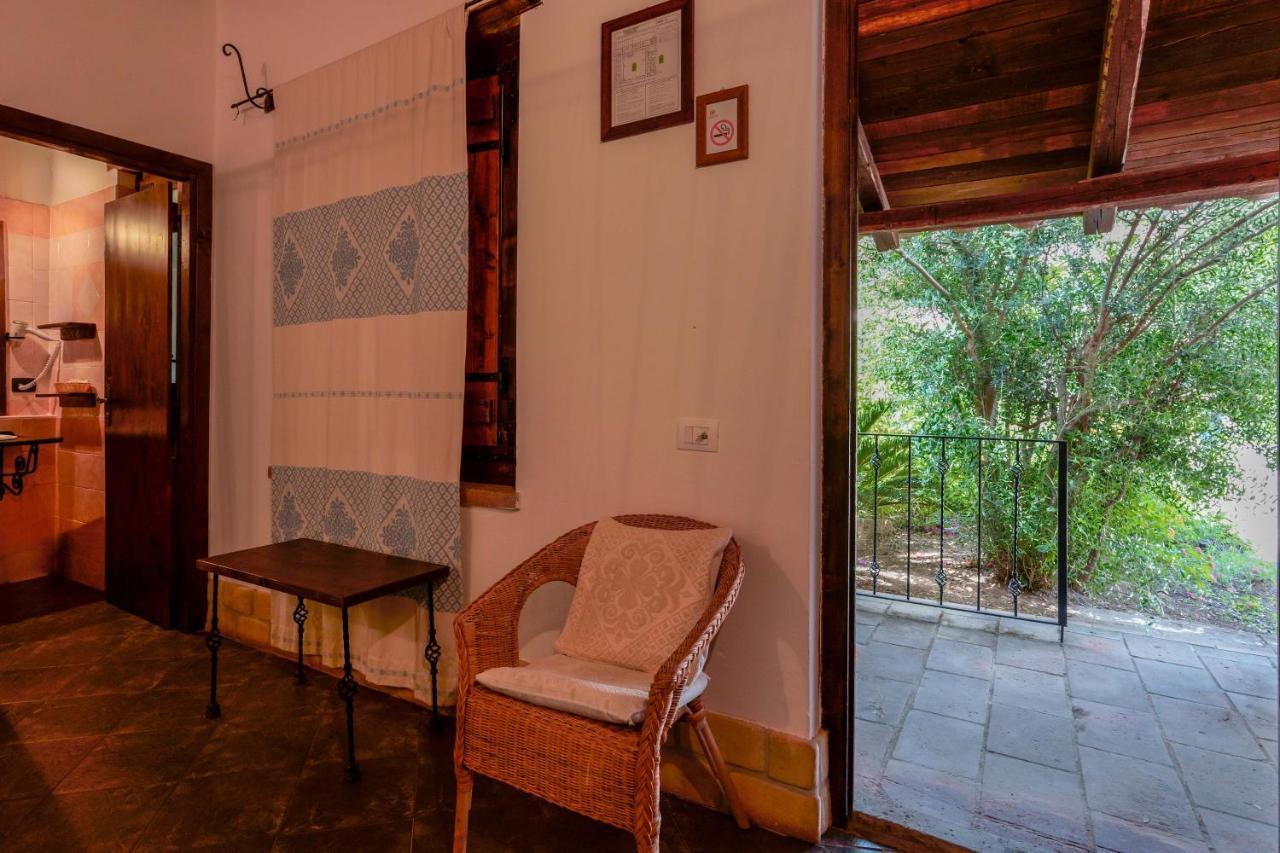 Il Monastero Hotel Geremèas Екстериор снимка