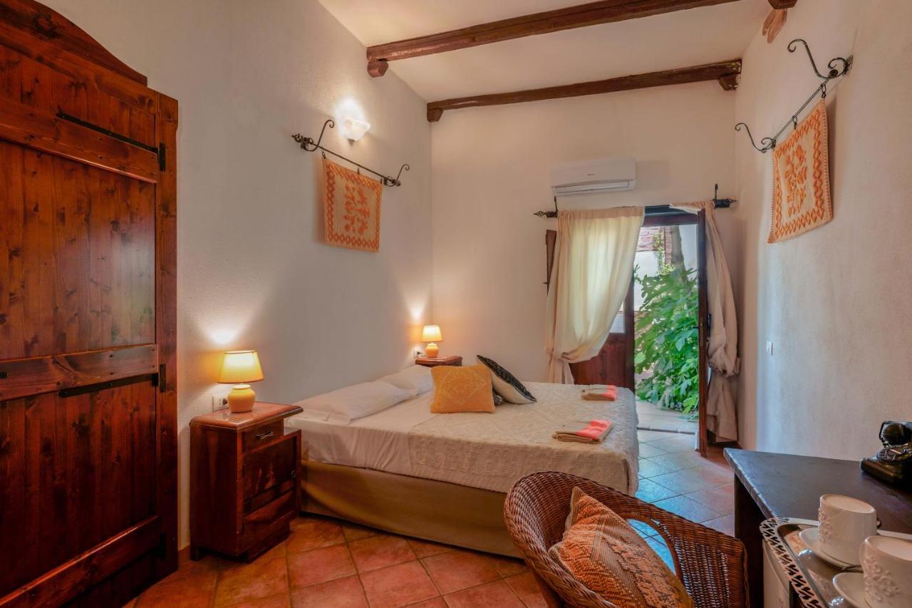 Il Monastero Hotel Geremèas Екстериор снимка